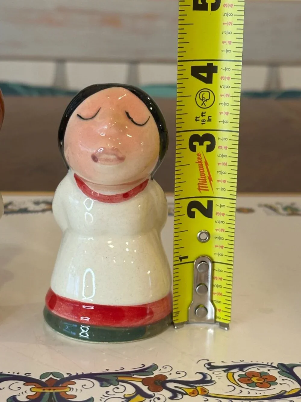 vintage ceramic kissing couple salt and pepper shakers
